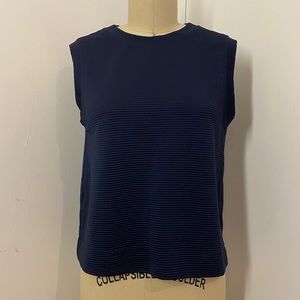 Gap Fit women’s crew neck vest